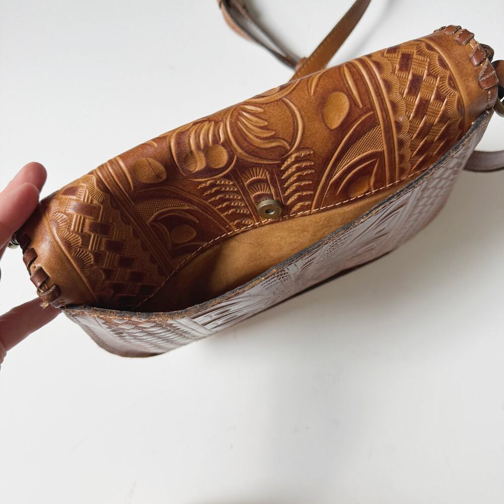 Patricia Nash Burnished Floral Tooled Leather Savini Saddle Bag - Picture 7 of 9